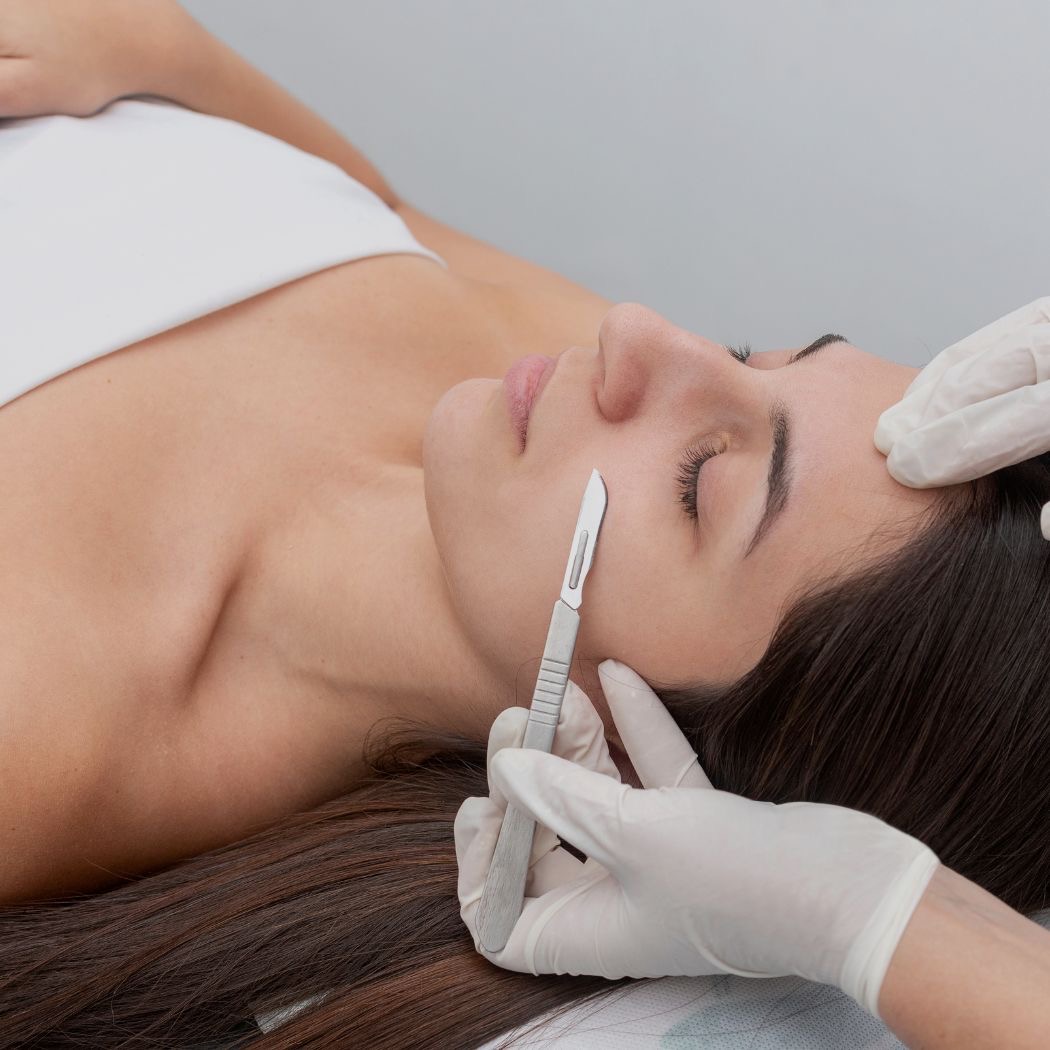 Glass Skin / Dermaplaning bei Elegance Aesthetics